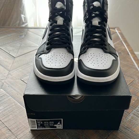 Nike Air Jordan 1 Retro High Golf Black White Sneakers